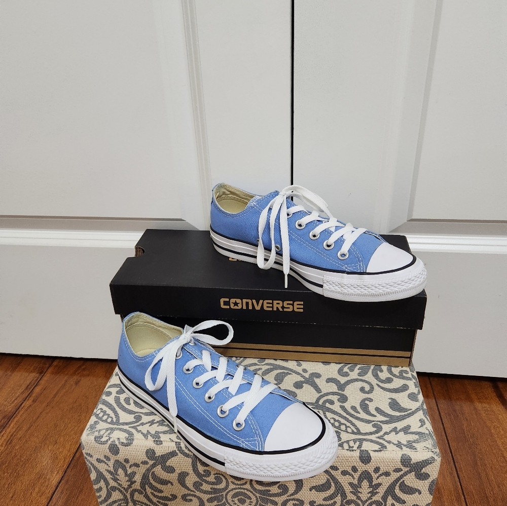Converse Chuck Taylor All Stars Womenâs Light Blue Menâs 6 Womenâs 8 Low Top - Picture 2 of 6
